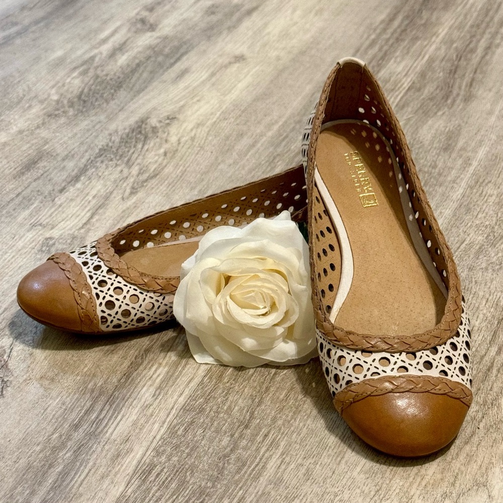 Sperry Top Slider Laser Cut Leather Ballet Flats White & Tan SZ 7 EUC WORN ONCE